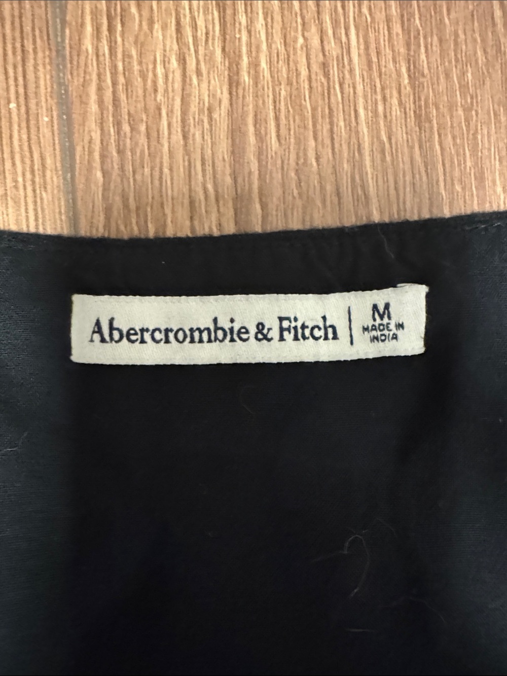 Abercrombie & Fitch Black linen Square-Neck Crop Top - Picture 3 of 4